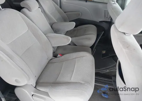 2018 Toyota Sienna Le 8 Passenger из США, поврежденный, VIN 5TDKZ3DC4JS942314